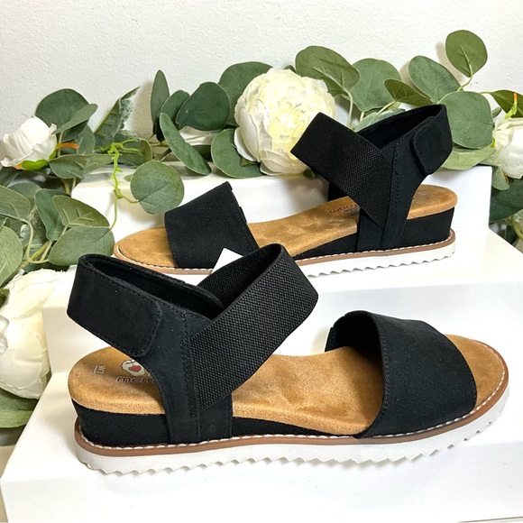 Skechers Womens Desert Kiss Black Ankle Strap Heel Wedge Sandals Shoes NWT - Picture 7 of 8